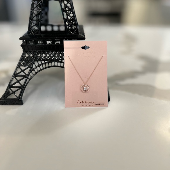⭐️NWT LC Lauren Conrad sparkly rose gold princess cut center stone 16” necklace.